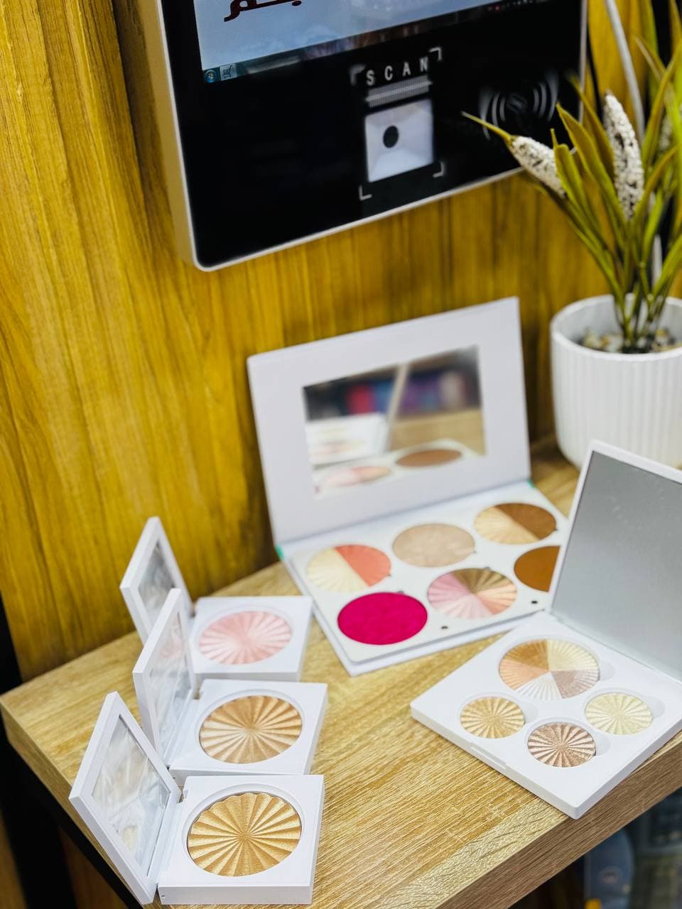 OFRA Palette d'Enlumineurs et Fards à Joues