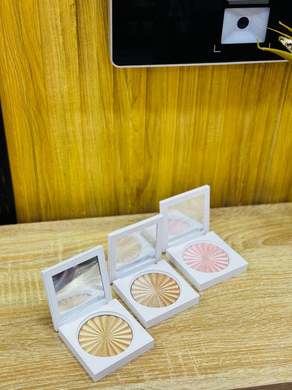 OFRA Enlumineur Visage Compact